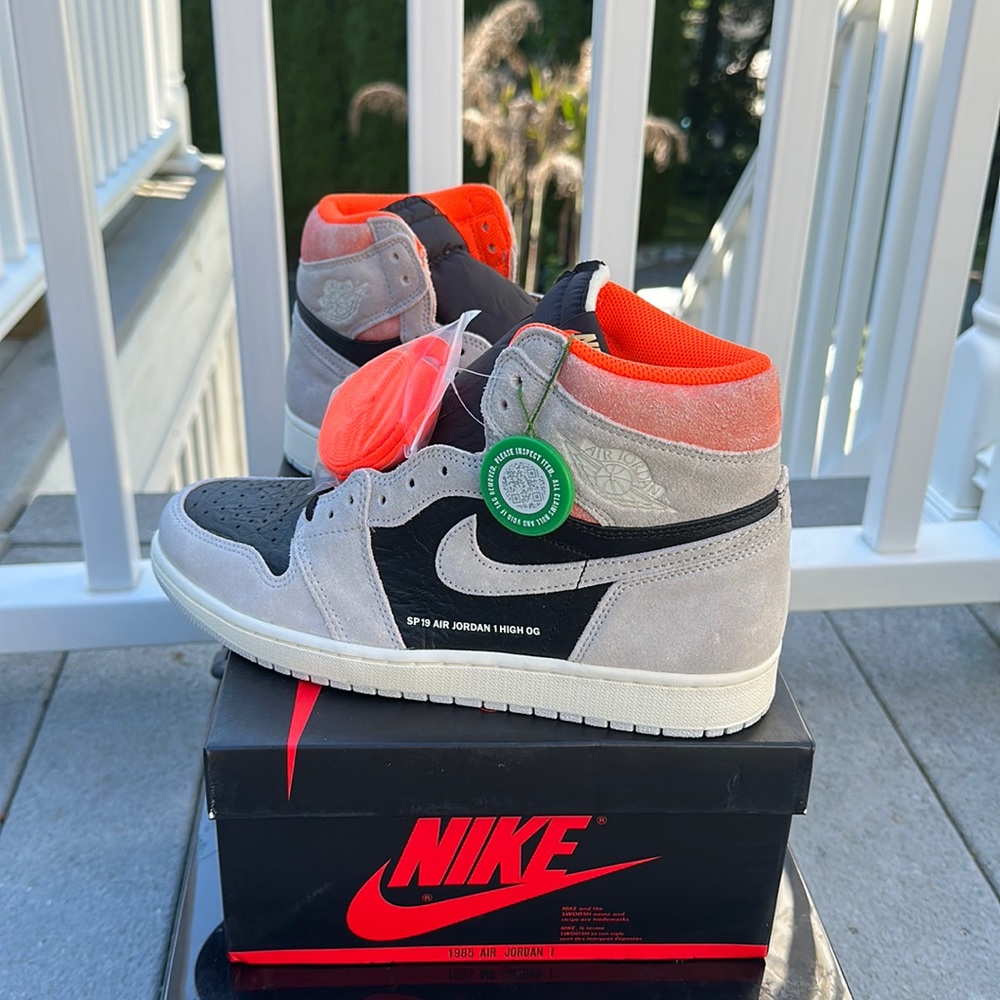 Jordan 1 Retro High Neutral Grey Hyper Crimson
